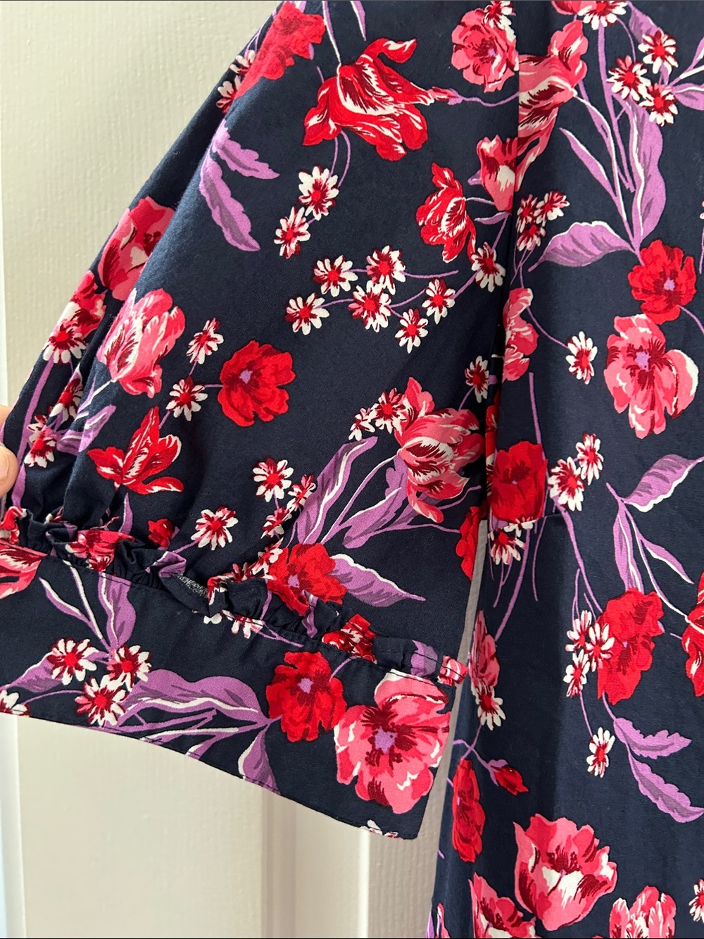6 Draper James Floral Wrap Dress in Navy with Pink & Red Blooms - Picture 2 of 4